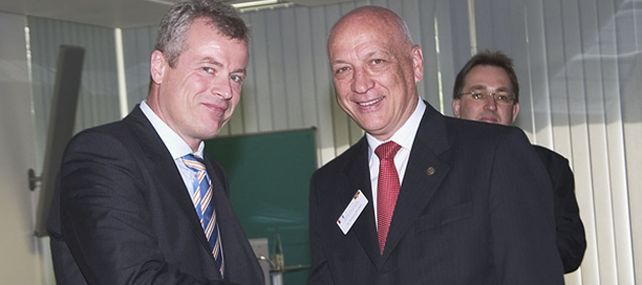 El gobernador junto al CEO de la Unidad Ejecutiva de Automatización Ferroviaria de Siemens