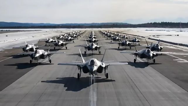 Estados Unidos emitió un alerta por 60 días tras las operaciones de Estados Unidos en América Latina que incrementaron vuelos de drones y aviones de combate nn