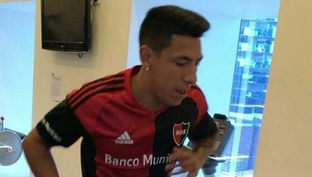 Brian Sarmiento ya entrenó con la camiseta de Newells
