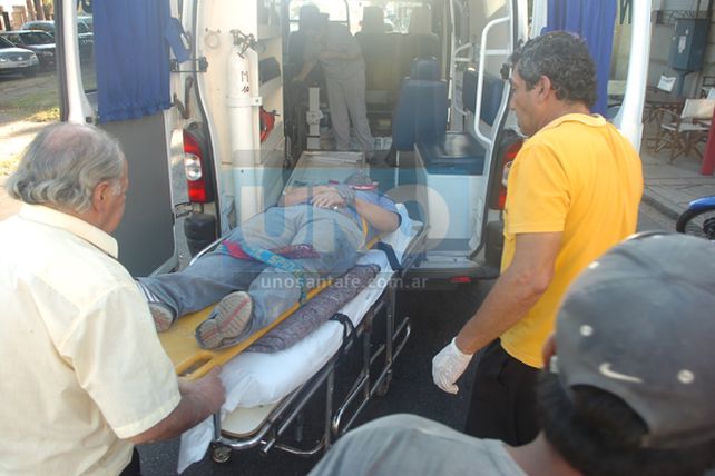 Una mujer perdió el control de su vehículo, chocó y murió