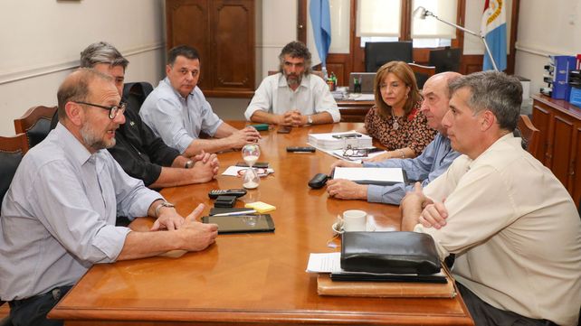 La reunión de transición fue por los servicios públicos y obras