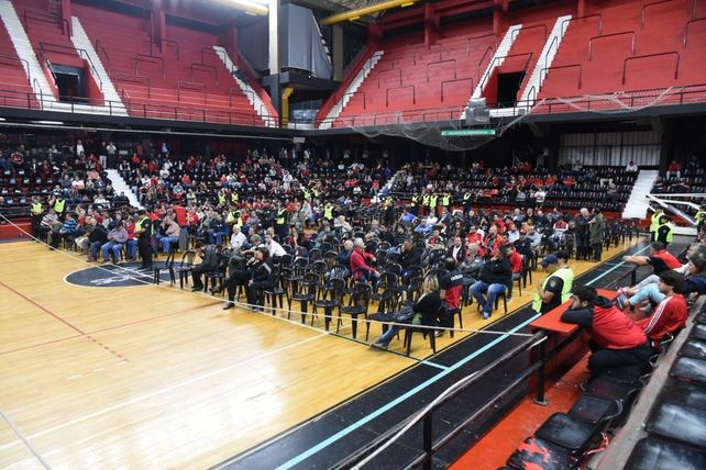 Los socios de Newells tienen la chance de participar de la asamblea que se llevará a cabo este martes.