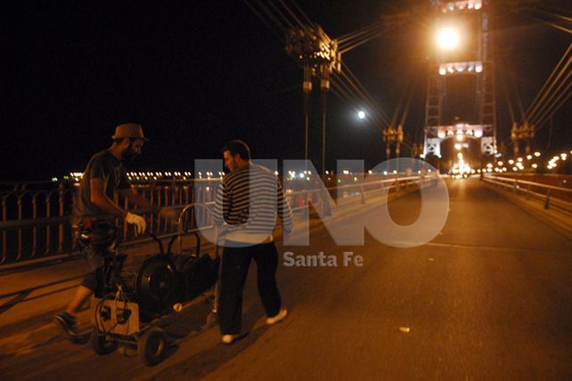 Filman un cortometraje en el Puente Colgante