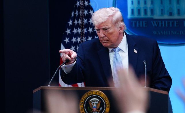 Trump dice que bloqueará los barcos que intenten cruzar el estrecho de Ormuz