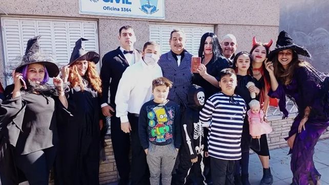 El Registro Civil de Neuquén le abrió las puertas a Los Locos Adams para que se casen.&nbsp; 