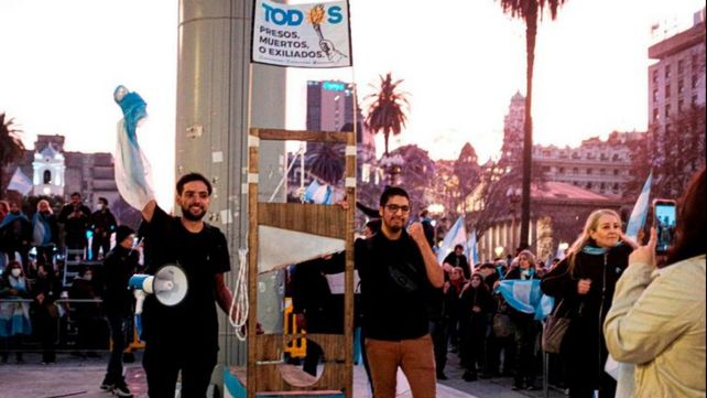 Tres dirigentes del grupo Revolución Federal investigados por la Justicia federal no podrán acercarse al Congreso