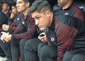 Medrán es el DT de Colón, pero hay dos candidatos que lo pueden reemplazar