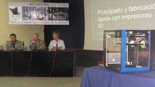 Alumnos de Diseño Industrial desarrollaron una impresora 3D