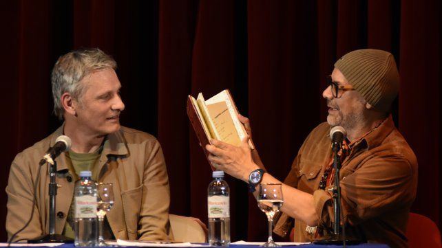Viggo Mortensen presentó su libro en Bahía Blanca: Se que acá se escribe