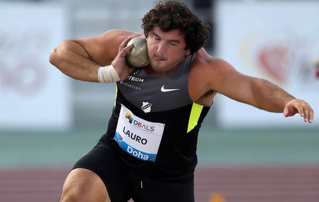 Preparado. El atleta de Trenque Lauquen está por realizar uno de los lanzamientos durante la final de Moscú. No estuvo en su mejor forma física