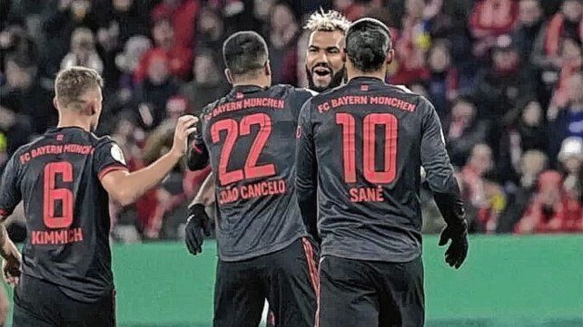 Bayern Munich goleó a Mainz y se metió en cuartos de final de la Copa de Alemania. Bayern Munich goleó a Mainz y se metió en cuartos de final de la Copa de Alemania.