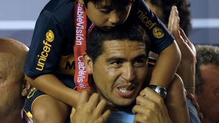 ¡Agustín le pega igual que el padre!