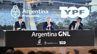 YPF y Petronas firman un acuerdo para desarrollar GNL en Argentina