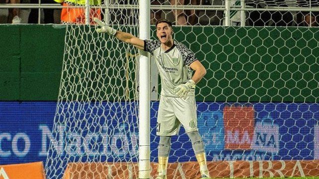 Facundo Cambeses es el arquero apuntado por Racing para el presente mercado de pases.