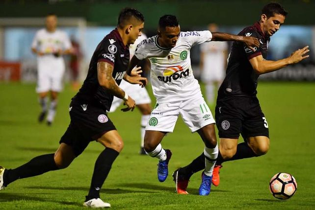 Conmebol le dio por ganado el partido a Lanús