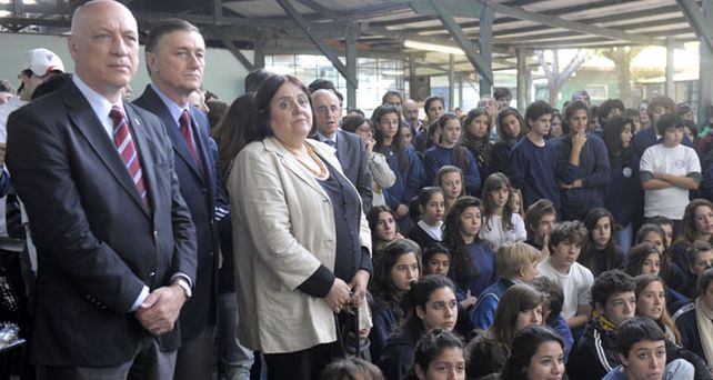 Bonfatti asegur&oacute; que los docentes lo obligan a descontar los d&iacute;as de paro