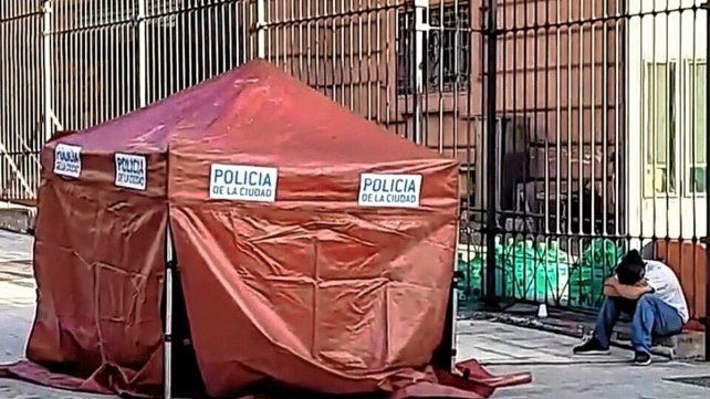 &nbsp;La Policía de la Ciudad montó un gazebo sobre el cuerpo de la beba hasta que se realicen los peritajes correspondientes.
