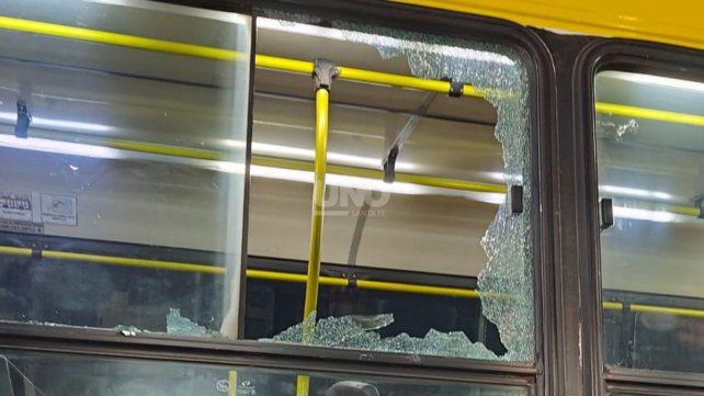 Nuevo ataque a piedrazos a un coche de la Línea 5