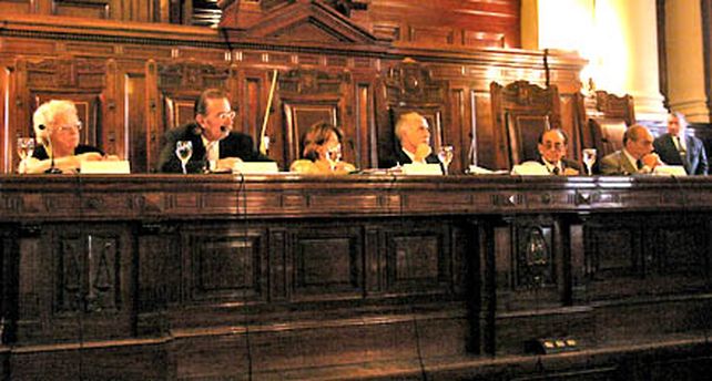 Dos parejas gays piden a la Corte Suprema autorizaci&oacute;n para casarse