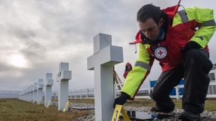 La Cruz Roja exhumó 121 tumbas de soldados argentinos en Malvinas