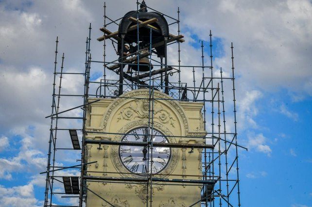 La restauración avanza y ya se escuchan las primeras pruebas del emblemático campanario de Paraná.