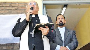 Dura crítica del Arzobispado rosarino al padre Ignacio por avalar el matrimonio gay