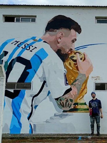 Un joven entrerriano inmortalizó a Lionel Messi con un mural en Chajarí