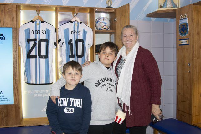 Baltazar y Joaquin Ambros y Mónica Mackey  