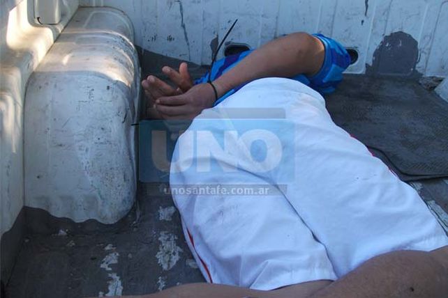 En varios allanamientos, atrapan a tres delincuentes y uno es un evadido de la cárcel