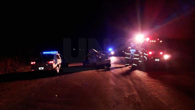 Una automovilista murió tras chocar contra un camión