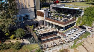 El rooftop con vista al río que transforma el paisaje urbano rosarino