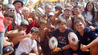El intendente Poletti y Capibaras XV en las Colonias Municipales de Vacaciones.