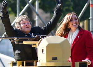 El gobierno tomó distancia de la promesa de Victoria Villarruel de abrir causas por la guerrilla 