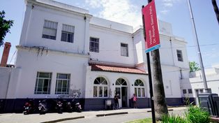 Una pareja agredió al personal médico del hospital Roque Sáenz Peña