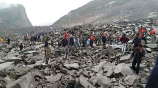 Un pueblo de China quedó sepultado por los deslaves: hay 120 desaparecidos