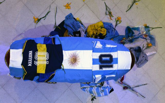 Suspenden las indagatorias de Morla y Stinfale en la causa por los bienes de Maradona