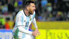 Gritalo, Leo. El rosarino marcó tres goles en una noche mágica ante Ecuador en la altura de Quito. Gritalo, Leo. El rosarino marcó tres goles en una noche mágica ante Ecuador en la altura de Quito.