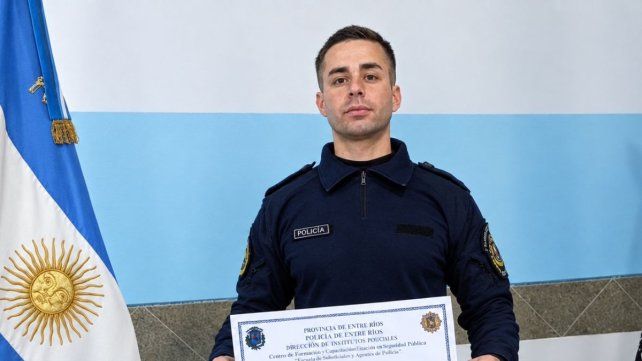 IMAGEN CREADA CON IA. Un policía entrerriano completó un curso internacional de negociador policial