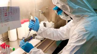Desde la Sociedad de Bioquímicos piden criterio a la hora de hisopar