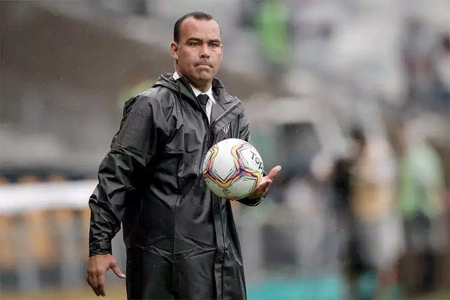 Mineiro llega al duelo ante Unión con los peores números desde 2004