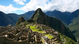 Intentó sacarse una selfie en el Machu Picchu, trastabilló y terminó cayendo al vacío