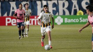 Santiago Segovia tendrá su bautismo como titular en Central, lo hará con apenas 17 años.