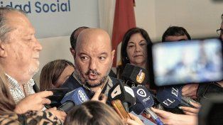 Tras la primera reunión paritaria entre Provincia y docentes, los sindicatos pidieron un aumento significativo.