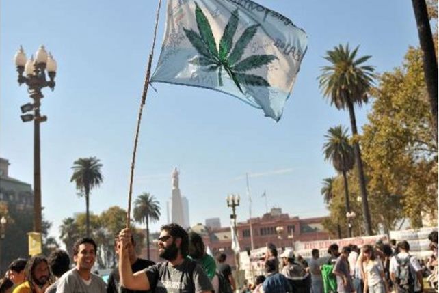 Convocan a una marcha mundial por el uso regulado de la marihuana