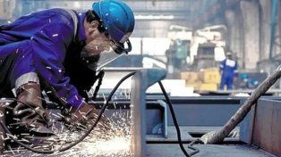Cerraron 14 industrias por mes en Santa Fe durante el último año: el entramado productivo se contrae pese a la leve recuperación de marzo