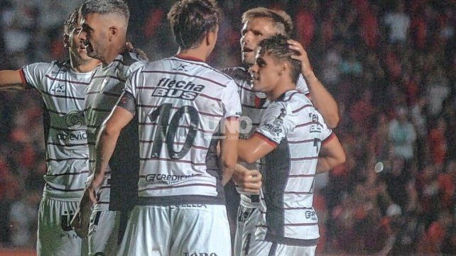 Talpone, tras renovar en Colón: Vamos por la gloria y por quedar en la historia del club Talpone, tras renovar en Colón: Vamos por la gloria y por quedar en la historia del club