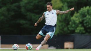 Leandro Paredes ingresaría en el 11 inicial de la Selección Argentina, en reemplazo de Thiago Almada. Esto provocaría un adelantamiento de Enzo Fernández.