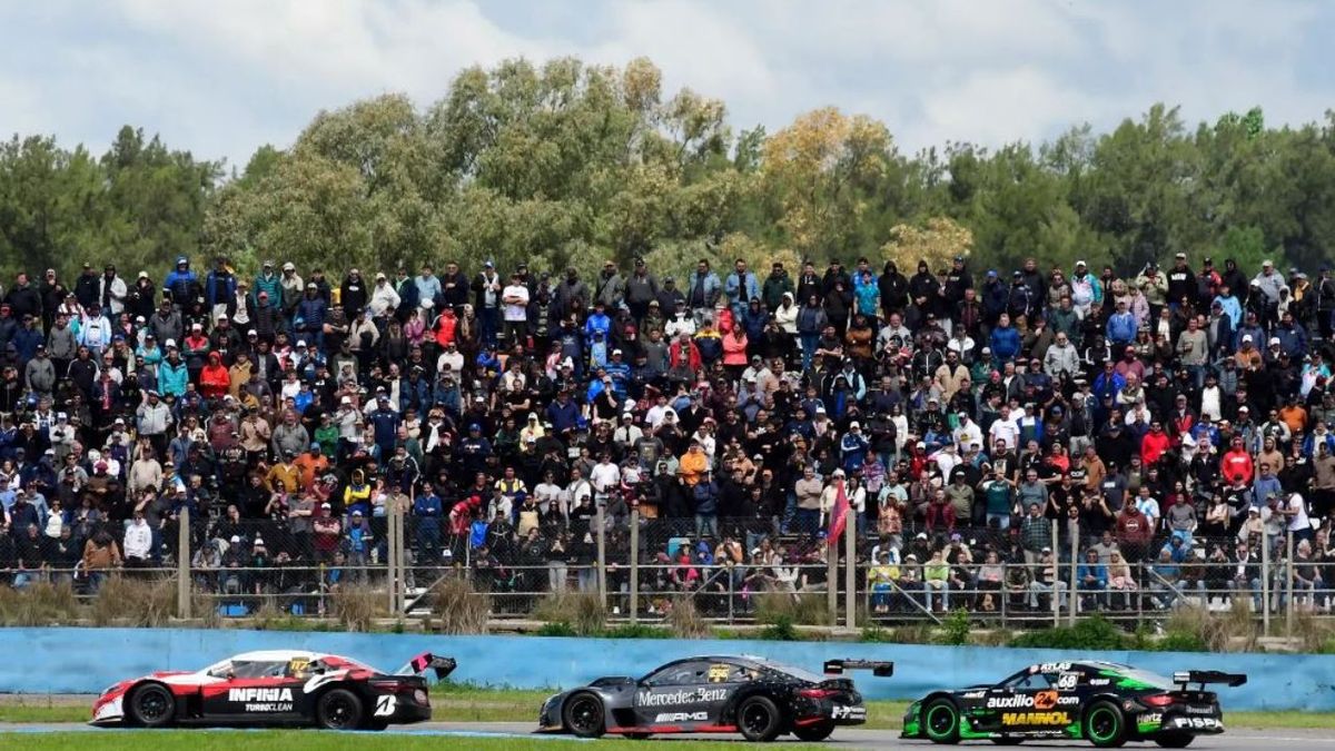 Tribunas repletas, los de Ford chochos y el que ganó fue el automovilismo con el Turismo Carretera en Rosario