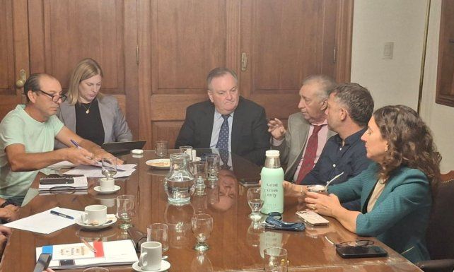 Senadores oficialistas recibieron a autoridades de deportes para evaluar el desarrollo de programas territoriales