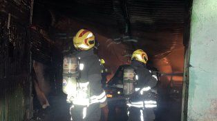 El incendio se desató alrededor de la 1.30 de la mañana en Virasoro y Avellaneda.